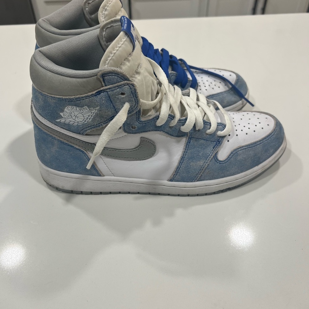 Nike Air Jordan 1 Retro High Hyper Royal